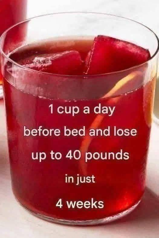 The Cold-Pressed Green Elixir: Real Clean-Eating Strategy vs. Social Media Weight Loss Illusion