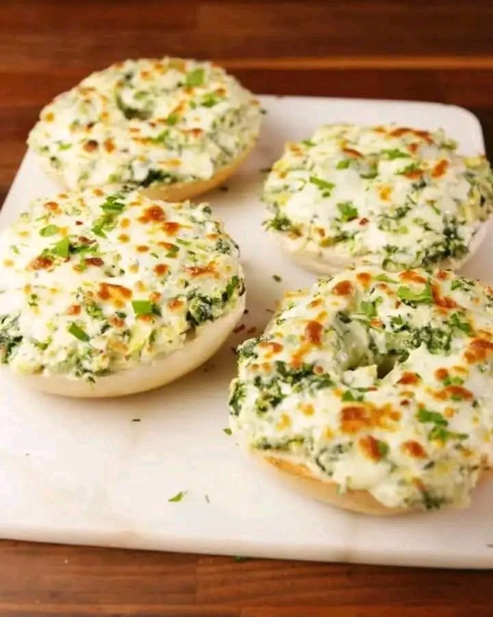 Cheesy Spinach-Artichoke Bagels