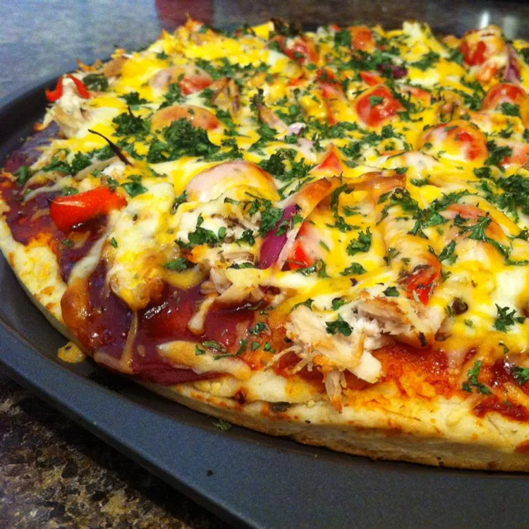 Barbecue Chicken Grilled Pizza