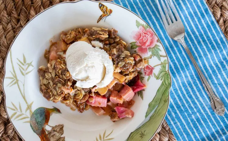 Ginger Rhubarb Crisp