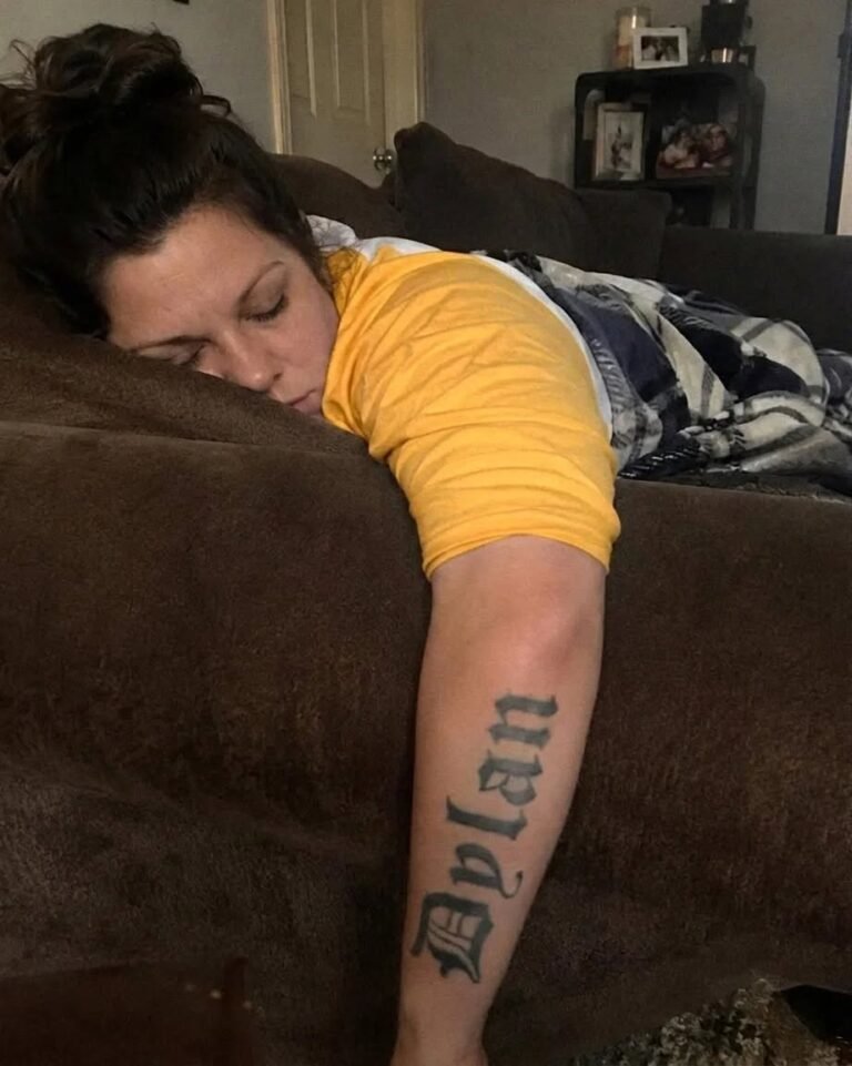 My Wife Came Back from a Girls’ Trip and Kept Her Sleeves Down – When I Saw Her Arm, My Bl:ood Ran Cold