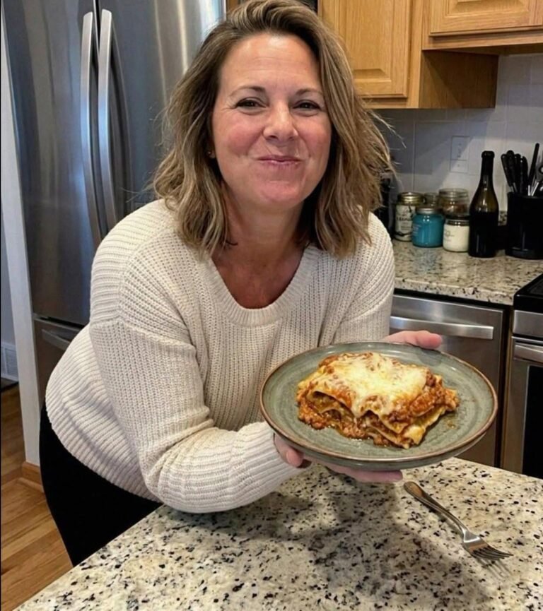 On our wedding anniversary, I brought dinner to my husband’s police station—he’s a policeman—then an announcement on the radio sent a chill down my spine.