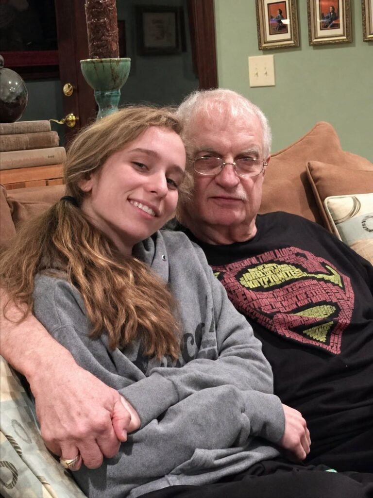 Every evening, my sister took a shower, then walked into grandpa’s bedroom with her hair still wet and locked the door. One night, I followed Her—and what I heard inside made me reach for my phone immediately…