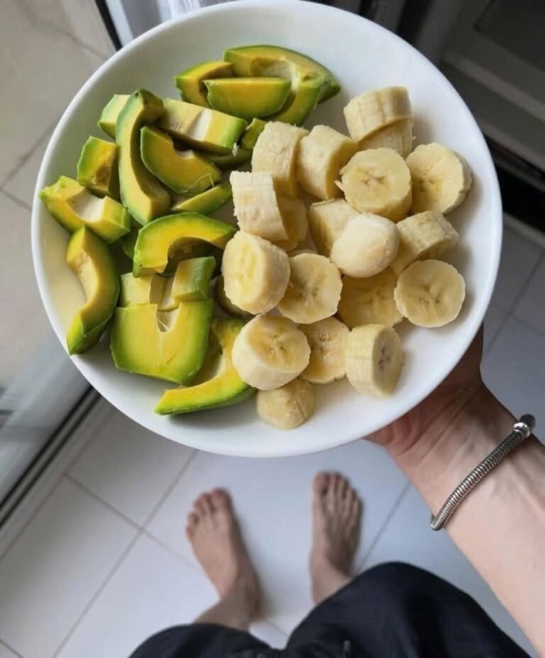 9 Reasons Why You Should Eat Avocado and Banana Every Morning details in the first comment section! thank you