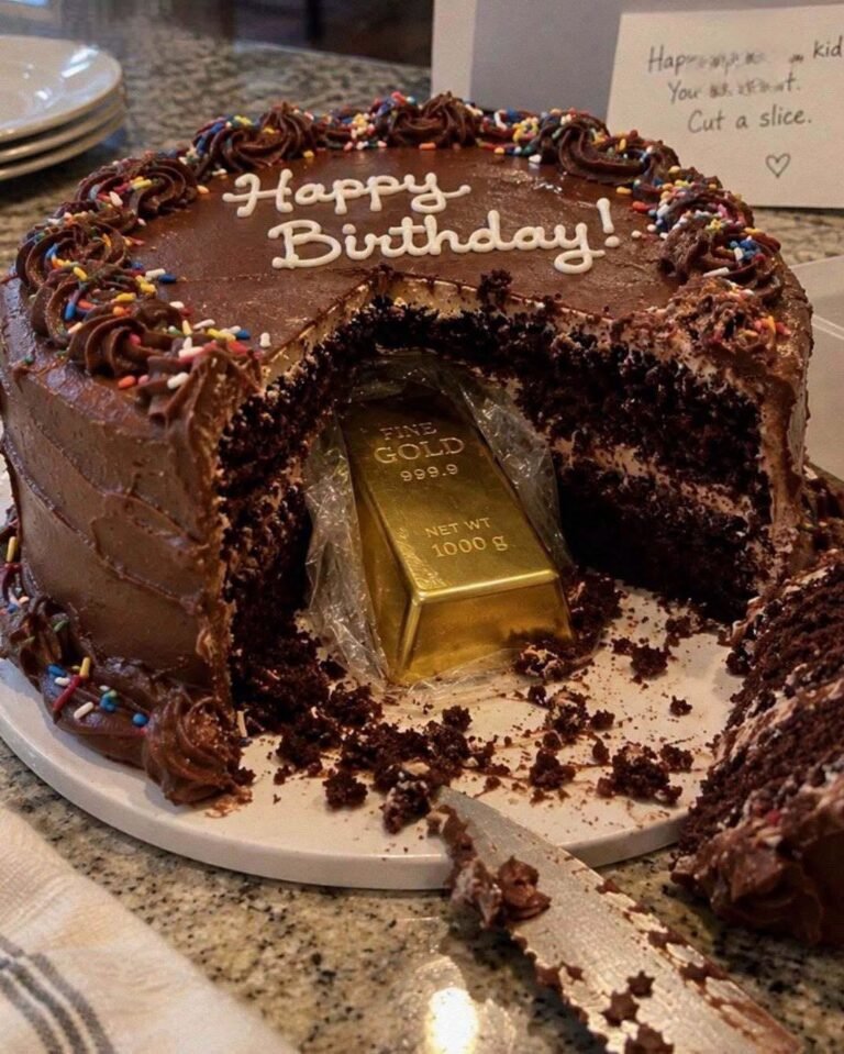 My 12-Year-Old Son Gave All His Savings To A Homeless Man — The Next Day, We Received A Cake With A Gold Bar Inside And A Note My name is Rebecca, and my son Ethan turned twelve last Saturday.
